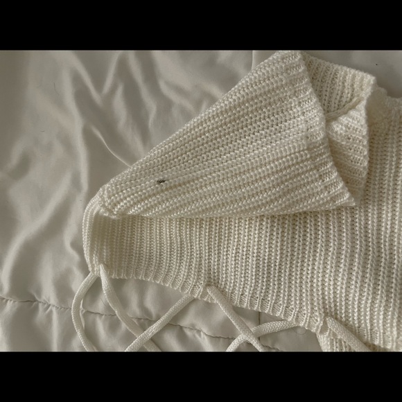 Knitted crop top NWOT‼️ - Picture 3 of 4